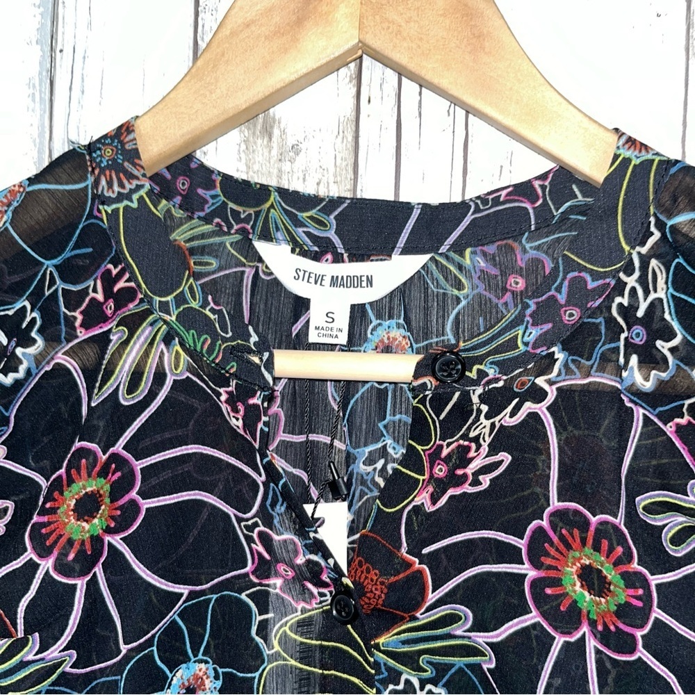 NWT Steve Madden Cameila Black Sheer Floral Button Blouse - Picture 5 of 6
